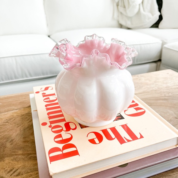 Fenton Vase. Inside is light pink. - Picture 7 of 10